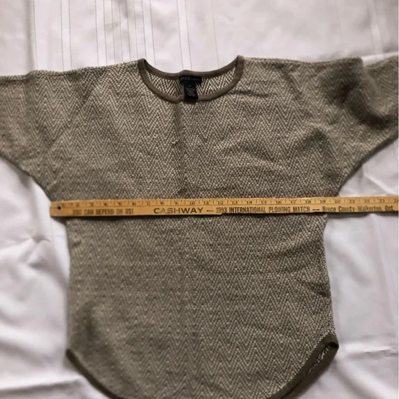 Oatmeal Patterned Batwing Sweater - Picture 3 of 13